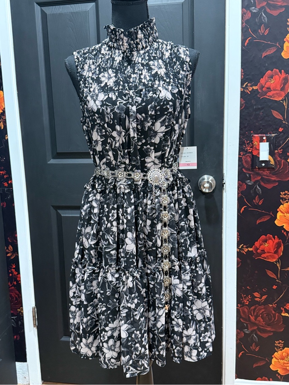 Nwt Women’s Just Taylor Tiered Floral Dress Sz 10
